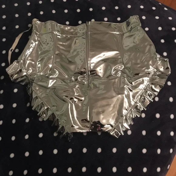 New with tags Char Workroom silver metallic high-cut cheeky short - Picture 2 of 4